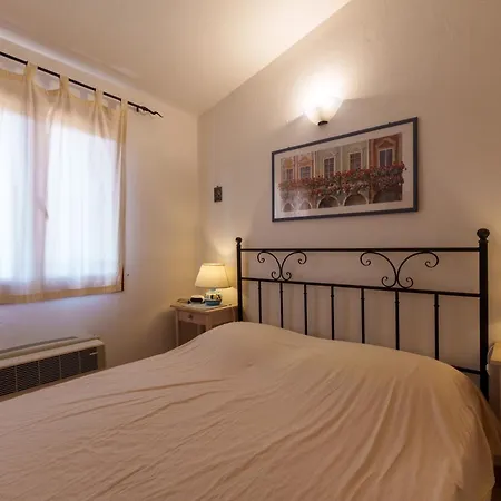 Fico Apartment *